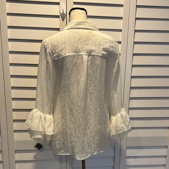 Reset by Jane NWOT Elegant White Bell Sleeve Blouse with Notched Collar - Picture 6 of 12